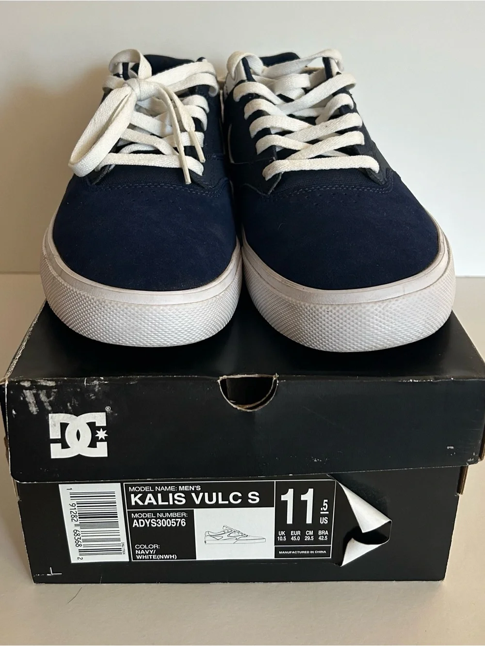 DC Kalis Vulc S Navy and White Low-Top Skate Sneakers